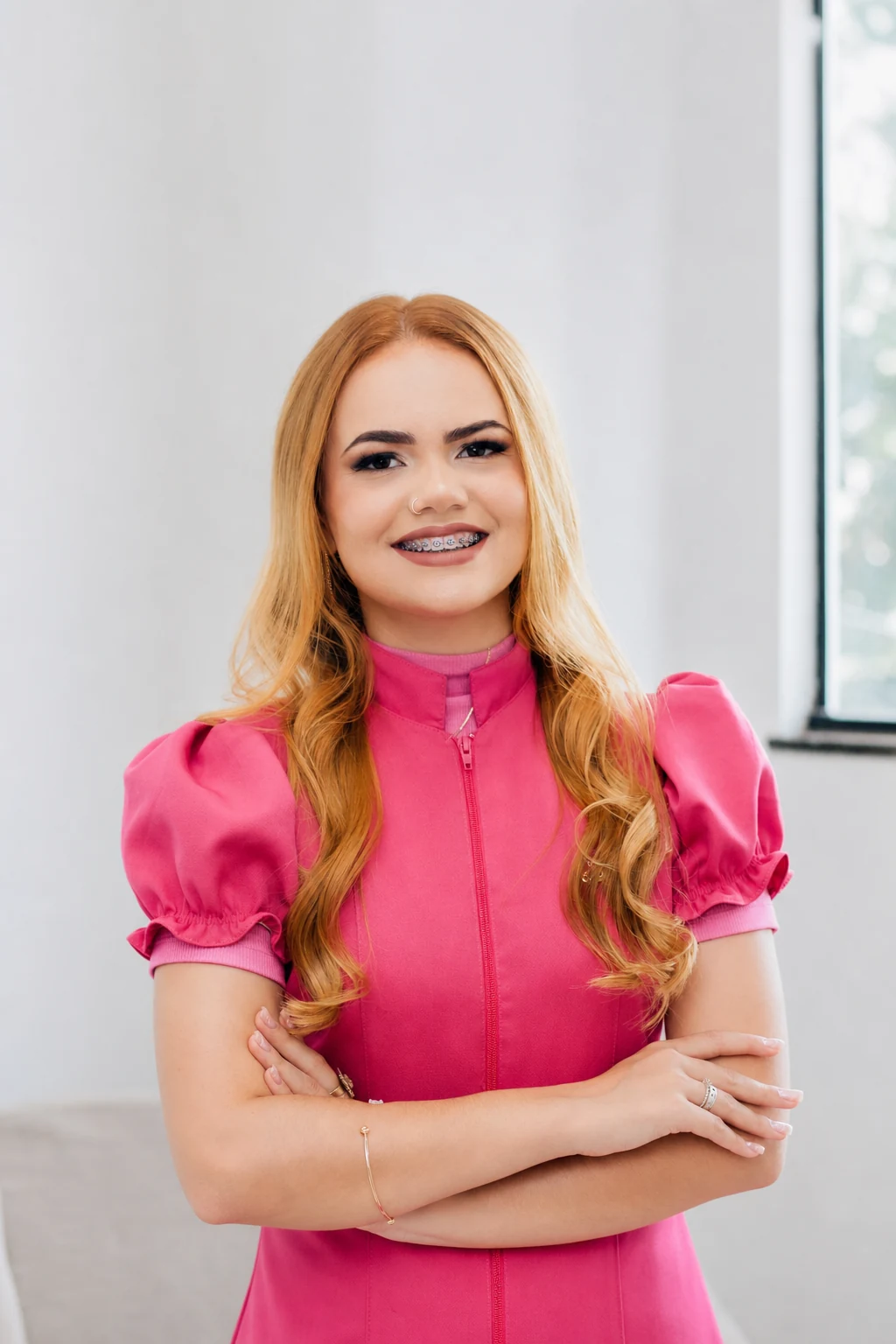 Maria Karolyna, profissional do MK Studio Beauty